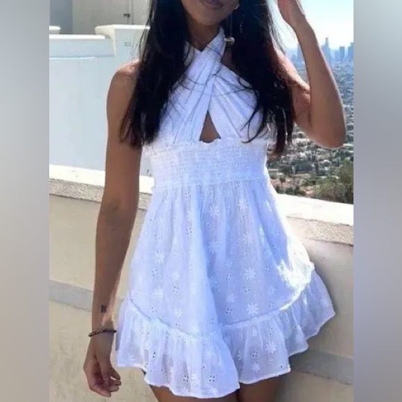Aerie Halter Criss Cross White Eyelet Open Back Mini Dress Sz Large Summer Vacay - Picture 1 of 7